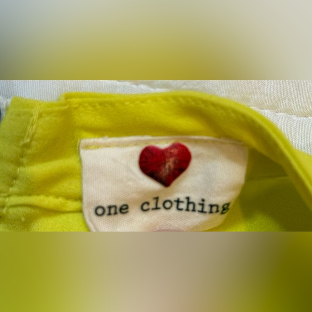 One Clothing Neon Yellow Y2K Sleeveless Cut Out High Low Blouse Size Small - Picture 5 of 6